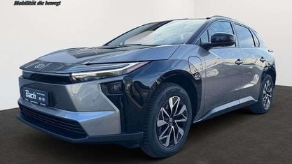 Gebraucht Toyota bZ4X Lounge 252 kW (343 PS) 2026 Palladium silber / schwarz SUV