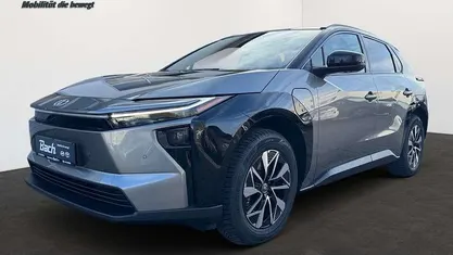 Gebraucht Toyota bZ4X Lounge 252 kW (343 PS) 2026 Palladium silber / schwarz SUV