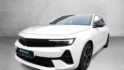 Weiss Gebraucht 2024 Opel Astra Limousine | 20.980 € (Guter Preis)