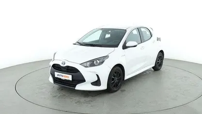 Weiß Gebraucht 2021 Toyota Yaris Business Edition Limousine | 16.900 € (Guter Preis)