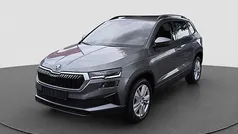 Graphitegrau Gebraucht 2024 Skoda Karoq Selection SUV | 32.040 € (Fairer Preis)
