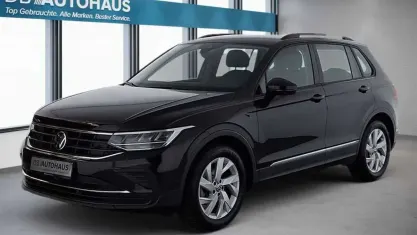 Gebraucht VW Tiguan Life 150 PS (110 kW) 2024 Schwarz SUV