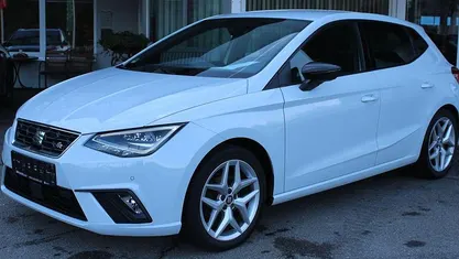 Weiß ("nevada" weiß metallic) schwarz (stoff) Gebraucht 2021 Seat Ibiza FR Kleinwagen | 16.490 € (Fairer Preis)