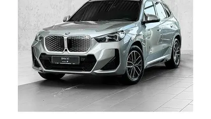 Gebraucht BMW iX1 M Sport 230 kW (313 PS) 2025 Silber SUV