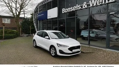 Gebraucht Ford Focus Cool & Connect 120 PS (88 kW) 2022 Weiß Limousine