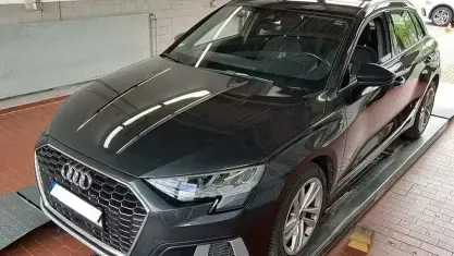 Gebraucht Audi A3 Advanced Plus 110 PS (80 kW) 2021 Grau Limousine