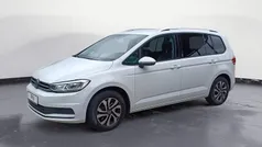 Weiß Gebraucht 2022 VW Touran Comfortline Van / Kleinbus | 22.490 € (Guter Preis)