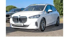 Weiß Gebraucht 2022 BMW 218 Active Tourer Sport Line Van / Kleinbus | 23.995 € (Fairer Preis)