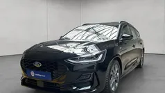 Agate black metallic Gebraucht 2024 Ford Focus ST-Line Kombi | 25.895 € (Fairer Preis)
