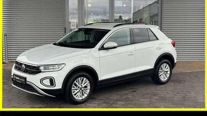 Pure white Gebraucht 2025 VW T-Roc Life SUV | 22.470 € (Superpreis)