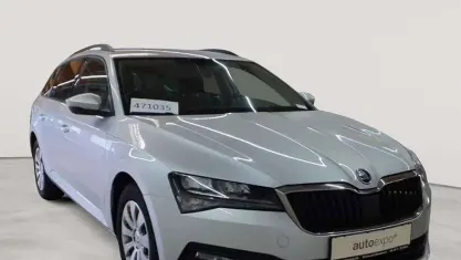 Gebraucht Skoda Superb Active 150 PS (110 kW) 2022 Brillantsilber metallic Kombi