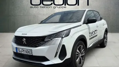 Gebraucht Peugeot 3008 Allure 136 PS (100 kW) 2024 Perlmutt weiss Limousine