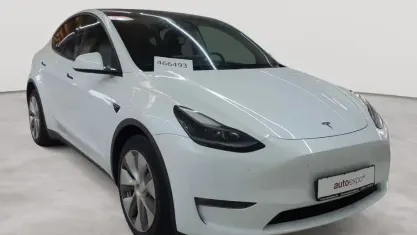 Gebraucht Tesla Model Y 378 kW (514 PS) 2023 Pearl white multicoat SUV
