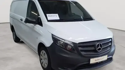 Gebraucht Mercedes Vito 102 PS (75 kW) 2021 Arktisweiß Van