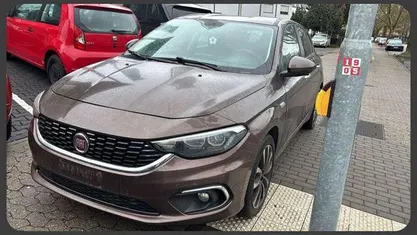 Gebraucht Fiat Tipo Lounge 120 PS (88 kW) 2020 Braun (metallic) Limousine