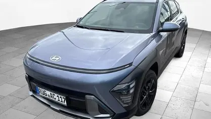 Gebraucht Hyundai Kona Trend 139 PS (102 kW) 2025 Meta blue / mic (blau) SUV
