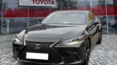 Schwarz Gebraucht 2022 Lexus ES300H Sport Line Limousine | 39.890 € (Etwas zu teuer)