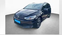 Deep black perleffekt Gebraucht 2024 VW Touran Move Van / Kleinbus | 32.890 € (Guter Preis)