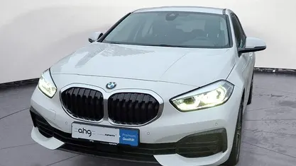 Weiß Gebraucht 2021 BMW 118 Advantage Kleinwagen | 20.990 € (Guter Preis)