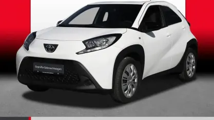 Gebraucht Toyota Aygo X Play 72 PS (52 kW) 2022 Schneeweiß SUV