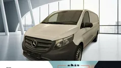 Weiß Gebraucht 2023 Mercedes Vito Van / Kleinbus | 27.906 € (Guter Preis)
