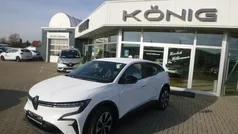 Weiß Gebraucht 2023 Renault Mégane Evolution Limousine | 29.449 € (Superpreis)