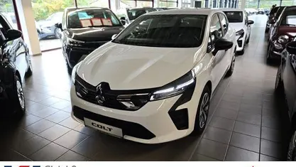 Antarktisweiss (s) Gebraucht 2024 Mitsubishi L Basis Limousine | 14.990 € (Fairer Preis)