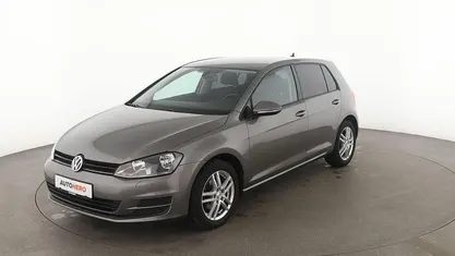 Grau Gebraucht 2015 VW Golf Trendline Limousine | 12.800 € (Fairer Preis)