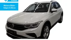 Weiss Gebraucht 2024 VW Tiguan Life SUV | 31.890 € (Fairer Preis)