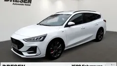 Weiss Neu 2025 Ford Focus ST-Line Kombi | 30.450 € (Fairer Preis)