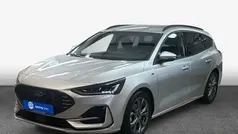 Silber Gebraucht 2023 Ford Focus ST-Line X Kombi | 20.850 € (Guter Preis)