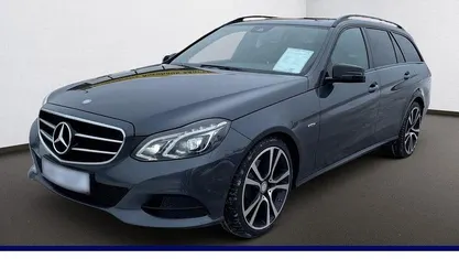 Grau Gebraucht 2017 Mercedes E220 Night Limousine | 24.890 € (Guter Preis)
