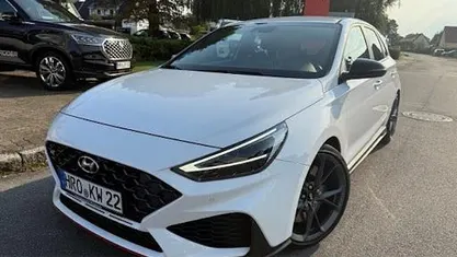 Serenity white / mic (metallic) Gebraucht 2023 Hyundai i30 N Performance Limousine | 29.990 € (Fairer Preis)
