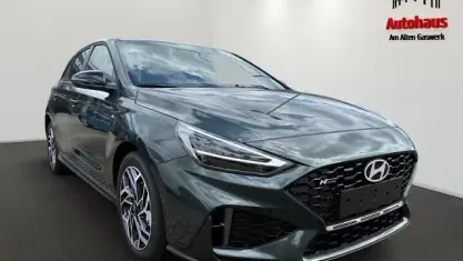 Neu Hyundai i30 N Line 150 PS (110 kW) 2026 Cypress green / mic Limousine