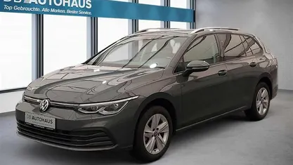 Gebraucht VW Golf VIII Life 131 PS (96 kW) 2023 Grau Kombi