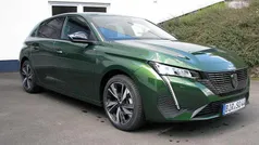 Olivine grün Gebraucht 2023 Peugeot 308 Allure Limousine | 24.990 € (Fairer Preis)