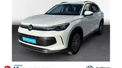 Weiß Gebraucht 2024 VW Tiguan Life SUV | 37.180 € (Fairer Preis)