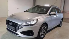 Shimmeringsilber metallic Gebraucht 2024 Hyundai i30 Edition Kombi | 25.579 € (Guter Preis)