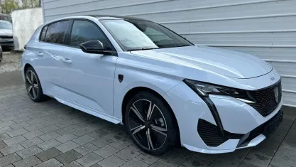 Gebraucht Peugeot 308 GT 145 PS (106 kW) 2025 Okenite weiß Limousine