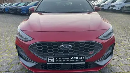 Fantastic red tc (rot) Gebraucht 2024 Ford Focus ST Kombi | 35.590 € (Fairer Preis)