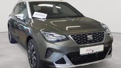 Cliff grau metallic / dach weiß Gebraucht 2024 Seat Arona Xperience SUV | 22.990 € (Guter Preis)