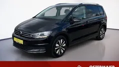 Deep black perleffekt Gebraucht 2023 VW Touran Move Van / Kleinbus | 33.240 € (Fairer Preis)