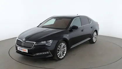 Używany Skoda Superb LAURIN & KLEMENT 190 KM (139 kW) 2020 Czarny Sedan/Limuzyna