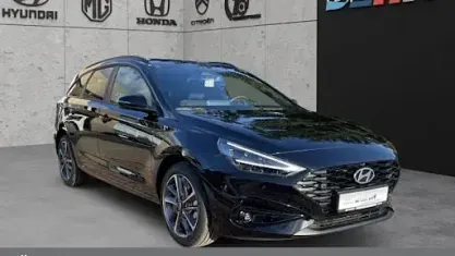 Gebraucht Hyundai i30 Trend 150 PS (110 kW) 2025 Schwarz Kombi