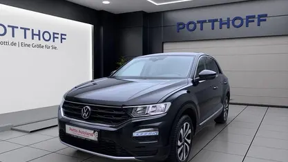 Gebraucht VW T-Roc Active 150 PS (110 kW) 2021 Deep black perleffekt SUV