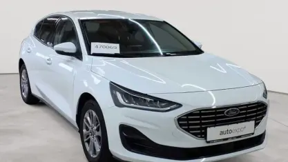 Gebraucht Ford Focus Style 125 PS (91 kW) 2023 Frozen white Limousine