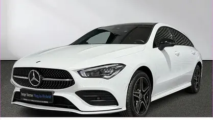 Begagnad Mercedes CLA250e Shooting Brake AMG 160 HK (117 kW) 2022 Vit Kombi
