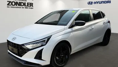 Neu Hyundai i20 Blackline 90 PS (66 kW) 2026 Sol (weiss Kleinwagen