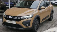 Safaribeige metallic Gebraucht 2025 Dacia Sandero Expression Kleinwagen | 17.390 € (Guter Preis)