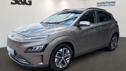 Gebraucht Hyundai Kona Trend 150 kW (204 PS) 2022 Met (braun SUV